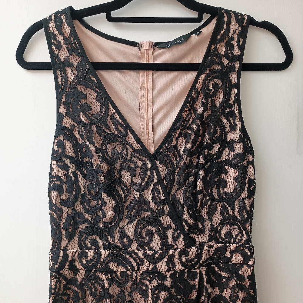 New Look V-Neck Sleeveless Jumpsuit Black and Nude Size 10